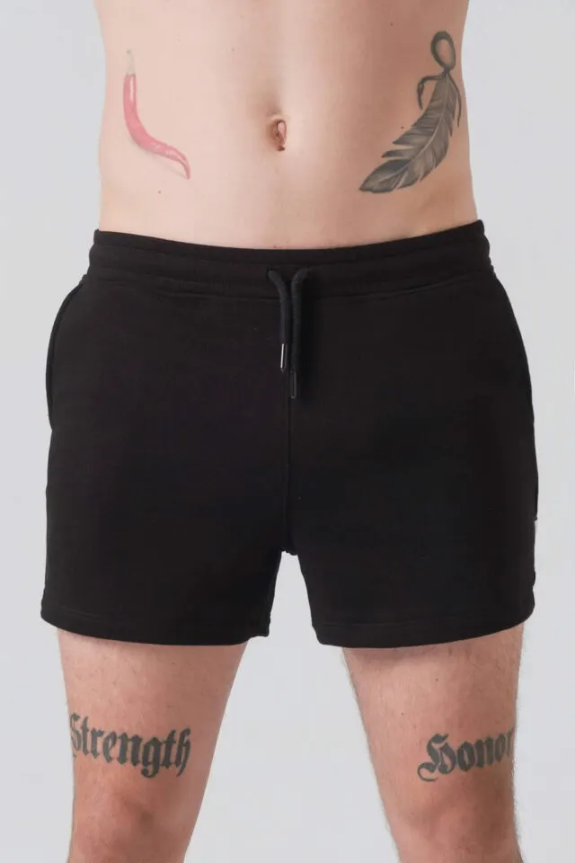 District Shorts Man