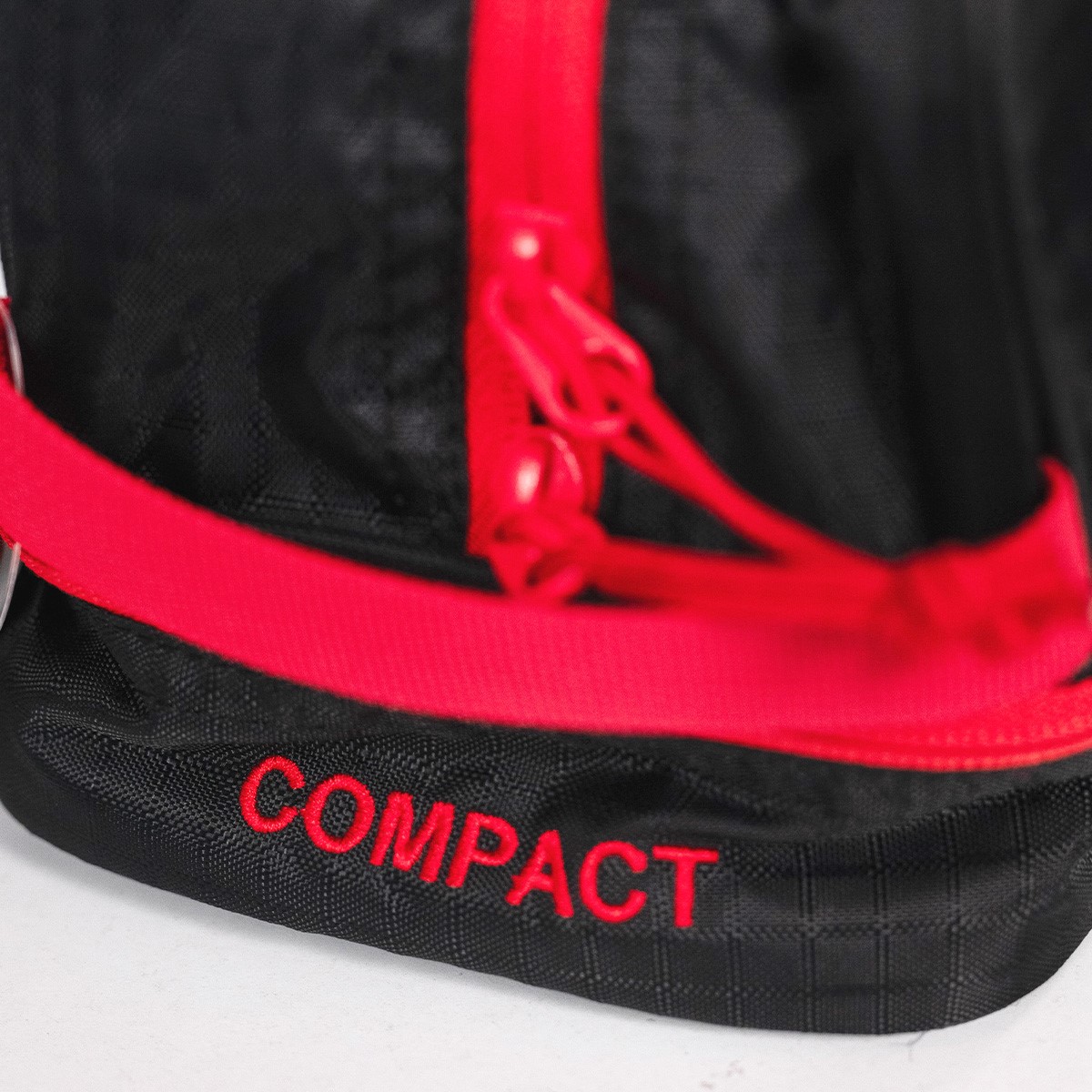 MALEVE Compact 5L Bag Black Caviar