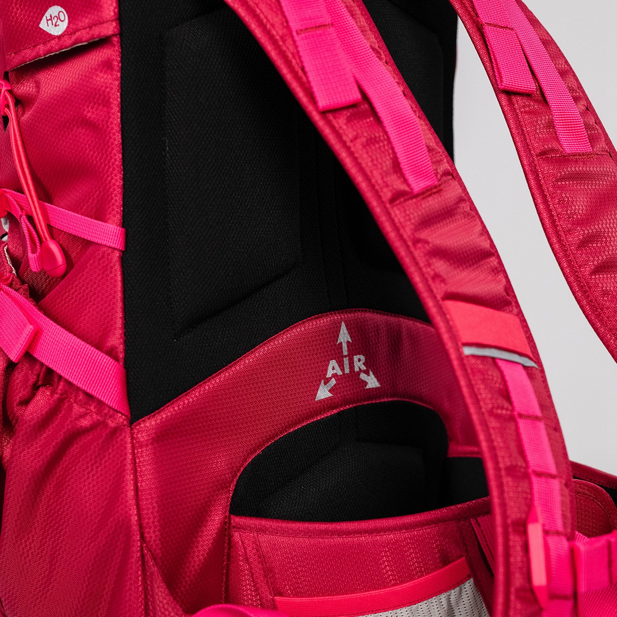MALEVE Alpine 30L Backpack Standard