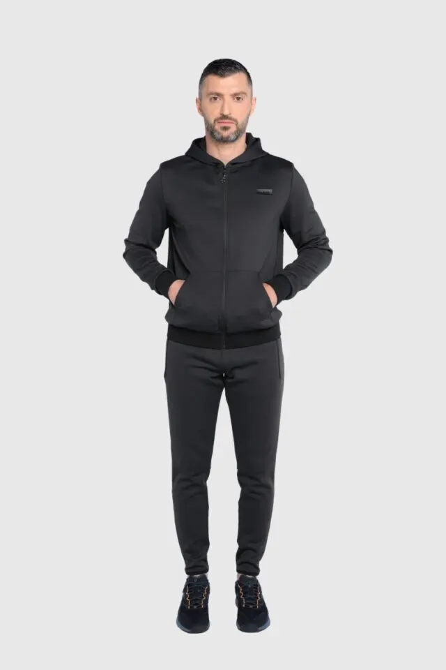 UNTAMED @GYM Storm Jacket Man
