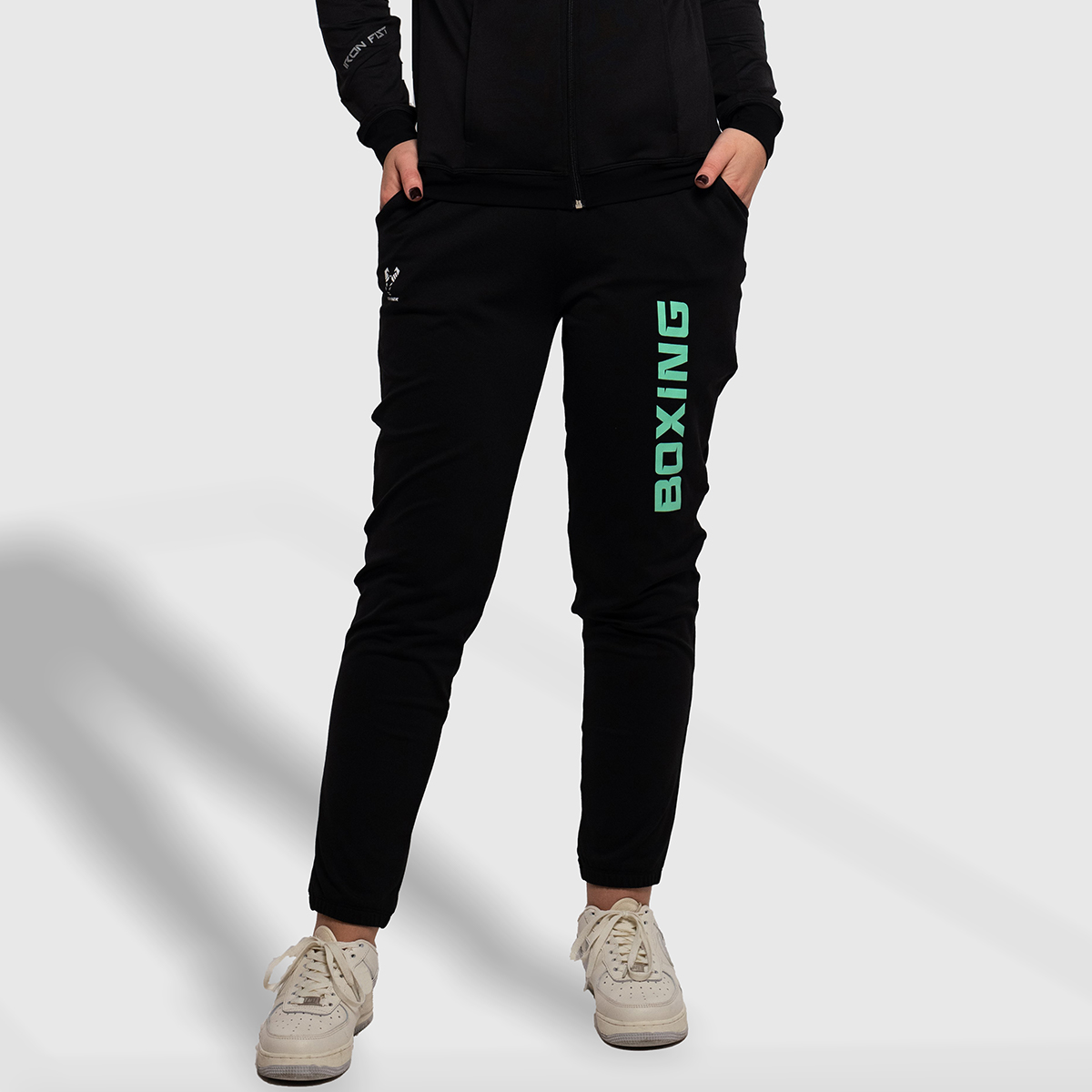 UNTAMED Iron Fist Joggers Woman BLACK MINT