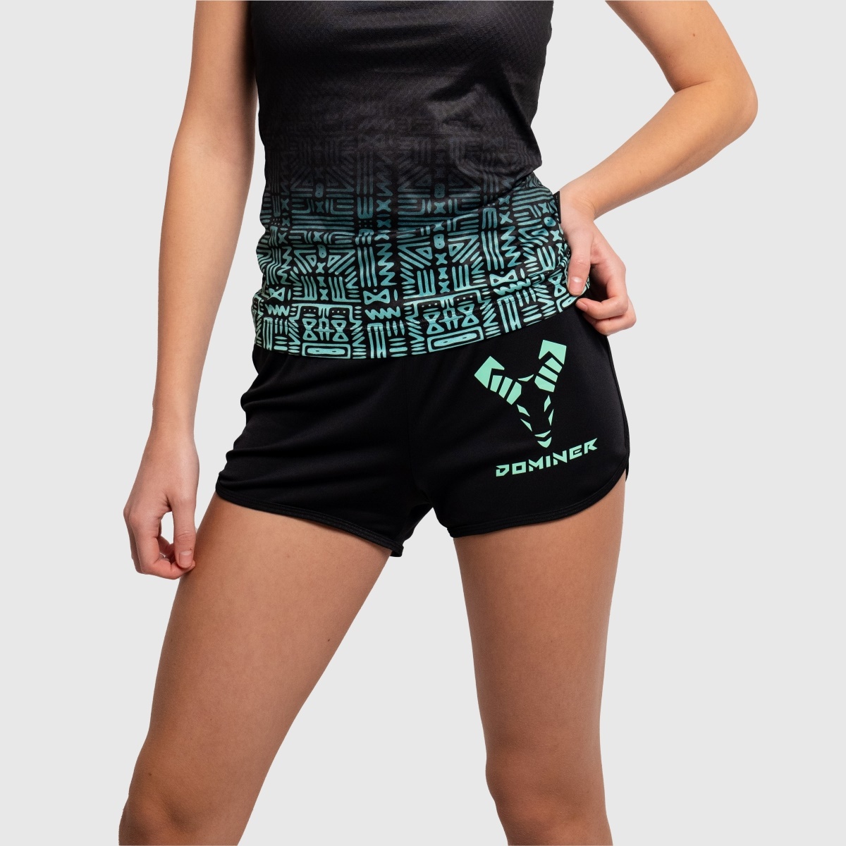 UNTAMED Iron Fist Shorts Woman BLACK MINT