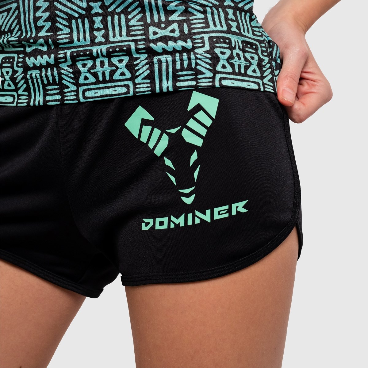 UNTAMED Iron Fist Shorts Woman BLACK MINT