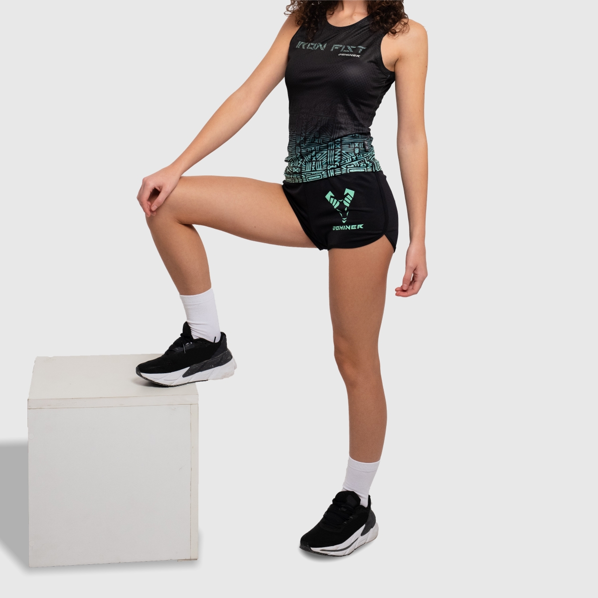 UNTAMED Iron Fist Shorts Woman BLACK MINT