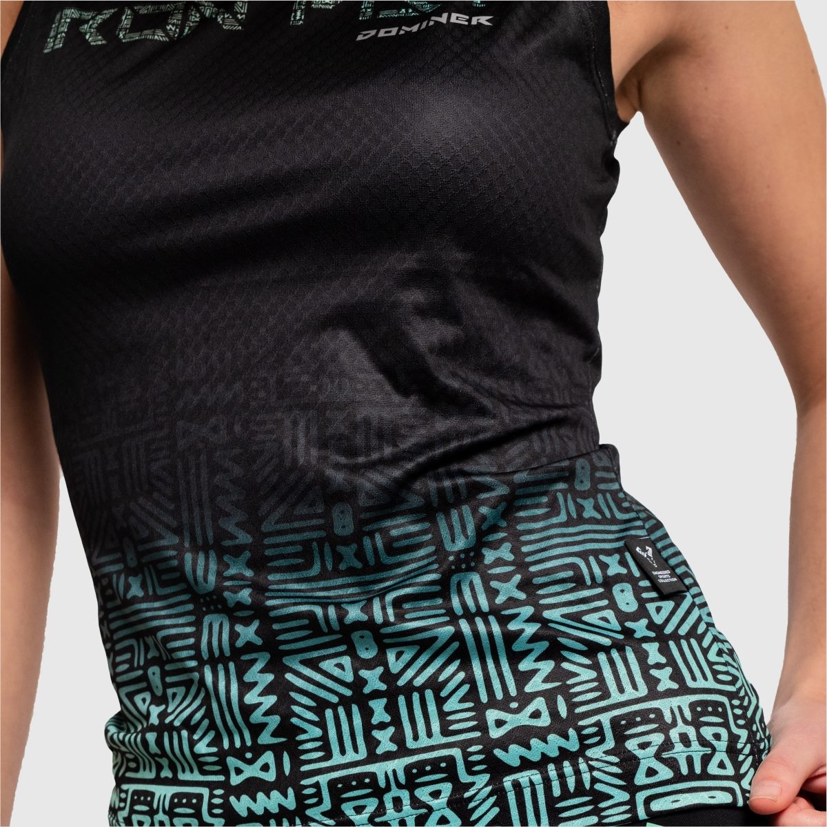 UNTAMED Iron Fist Sleeveless T-shirt Woman BLACK MINT