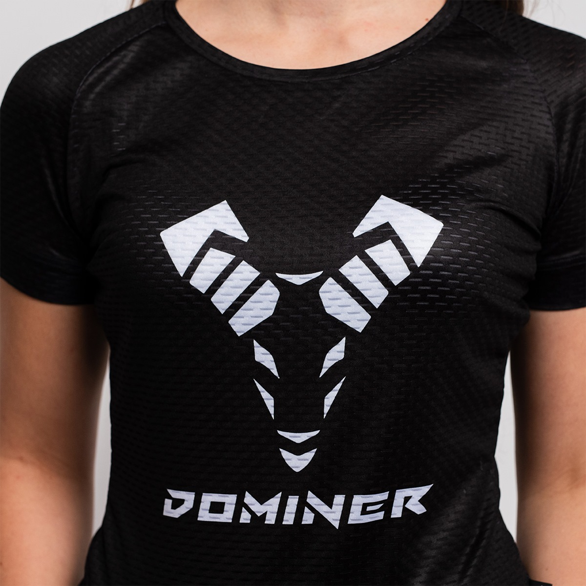 UNTAMED Iron Fist T-shirt Woman BLACK MINT